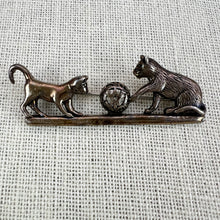 Load image into Gallery viewer, Vintage Sterling Silver Patina Cats Playing with Yarn Brooch
