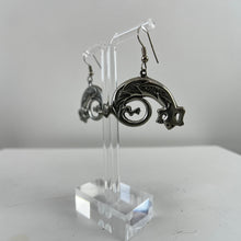 Load image into Gallery viewer, Vintage Gecko Silver Metal Earrings
