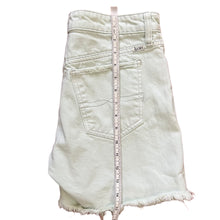 Load image into Gallery viewer, Lucky Brand 100% Cotton Button Fly Boyfriend Shorts Size 4/27
