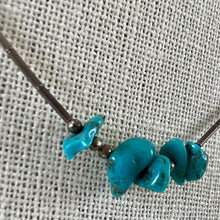 Load image into Gallery viewer, Vintage Turquoise Liquid Silver Womens Necklace 16&quot;
