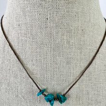 Load image into Gallery viewer, Vintage Turquoise Liquid Silver Womens Necklace 16&quot;
