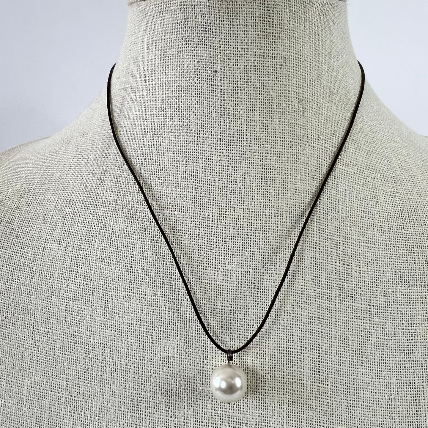 Vintage Leather Strap Pearl Necklace