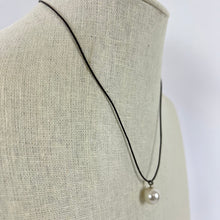 Load image into Gallery viewer, Vintage Leather Strap Pearl Necklace
