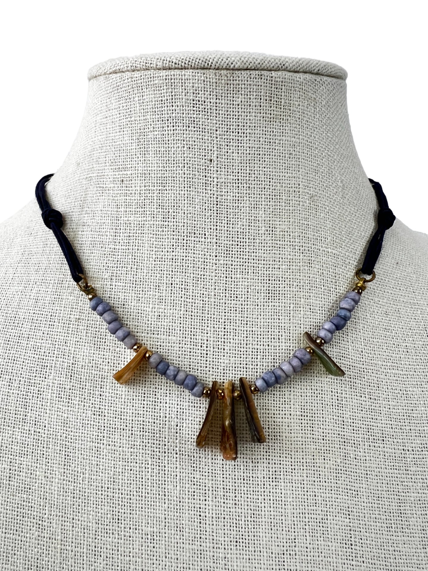 Tribal Shell and Bead Women Necklace 