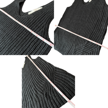 Load image into Gallery viewer, Black V-Neck Knit Tank Top Size Small 
