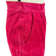 Load image into Gallery viewer, Vintage The Eagle&#39;s Eye Pink Suede Pencil Skirt with Pockets Size 6
