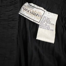 Load image into Gallery viewer, Black Velvet Crinkle Peasant Skirt Size XL
