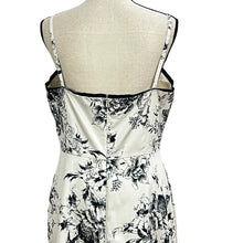 Load image into Gallery viewer, Fit and Flare Floral Dress
