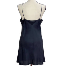 Load image into Gallery viewer, Nanette Lepore Black Slip Size 6
