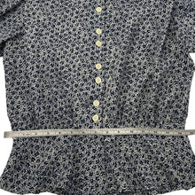 Load image into Gallery viewer, Vintage Laura and Jayne Petites Floral Button Up-Top Size 10
