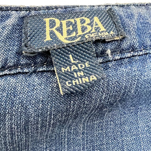 Load image into Gallery viewer, Reba Roll Tab Sleeve Denim Shirt Size Large
