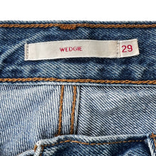 Load image into Gallery viewer, Levi&#39;s Wedgie Straight Women Jeans Size: 29
