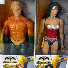 Load image into Gallery viewer, DC Comics Batman Unlimited Wonder Woman Aquaman Bizzard and Electric Superman 
