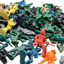 Load image into Gallery viewer, Toy Soldiers Lot
