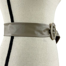 Load image into Gallery viewer, Vintage 80s Beige Leather Cinch Belt Size Small
