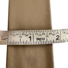 Load image into Gallery viewer, Vintage 80s Beige Leather Cinch Belt Size Small
