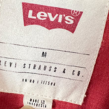 Load image into Gallery viewer, Levi&#39;s Red Standard Fit Short Sleeve Button-Up Shirt Size M
