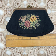 Load image into Gallery viewer, Western Germany Black Embroidered Roses Coin Purse
