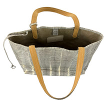 Load image into Gallery viewer, Nancy Gonzalez Erica Soft Python Tote bag with feathers
