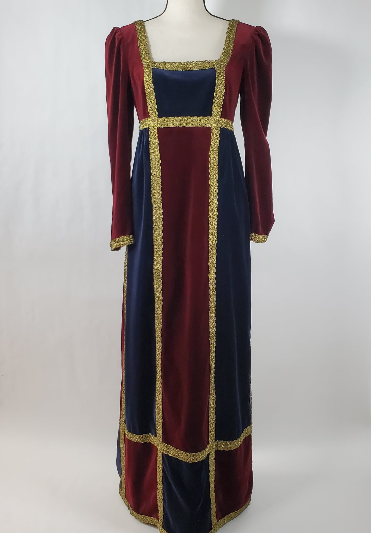Midieval Velvet Renaissance Dress Size Small/Medium