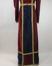 Load image into Gallery viewer, Midieval Velvet Renaissance Dress Size Small/Medium
