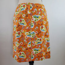 Load image into Gallery viewer, Vintage Hawiian Hula Print Skirt Size 8, Made in USA
