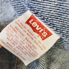 Load image into Gallery viewer, 80s Levi&#39;s Stone Washed Denim Trucker Mens Jacket Size Large
