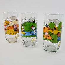 Load image into Gallery viewer, Charlie Brown Camp Snoopy McDonalds Glasses Set of 3 - Vintage Peanuts Gallery
