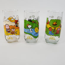 Load image into Gallery viewer, Charlie Brown Camp Snoopy McDonalds Glasses Set of 3 - Vintage Peanuts Gallery
