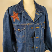 Load image into Gallery viewer, Vintage Wrangler Denim Trucker Jacket 100% Cotton Size Large
