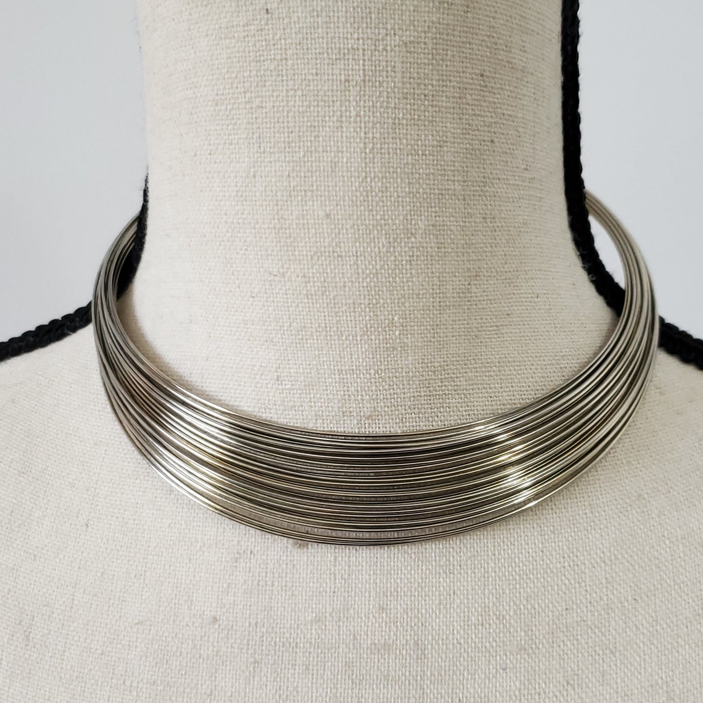 Vintage 70s Mod Choker Silver Tone Banded Wire 13.5