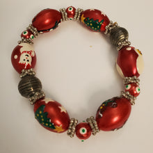 Load image into Gallery viewer, Vintage Christmas Lamp Work Glass &amp; Bead Stretch Bracelets 7.5&quot;
