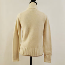 Load image into Gallery viewer, Gap Button Front Cable Knit Wool Blend Sweater Size Medium RN 54023
