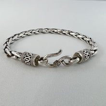 Load image into Gallery viewer, Vintage Sterling Silver Braided Chain Bracelet 7 1/4&quot;
