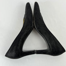 Load image into Gallery viewer, Bruno Magli Black Pumps Size 7.5 AA Narrow Made in Italy
