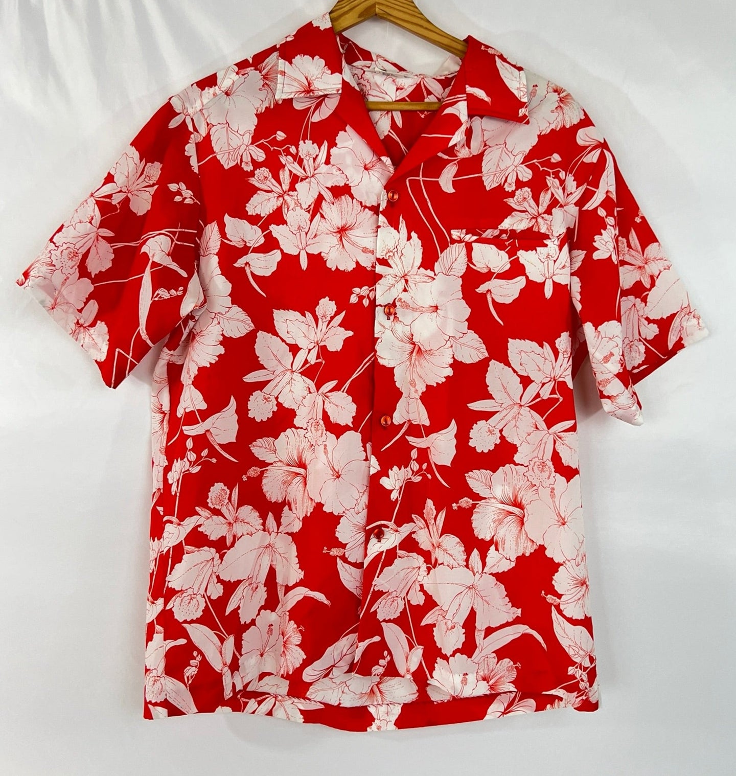 Vintage Aloha Shirt Hibiscus Red & White Chest Pocket Size Medium Chest 45