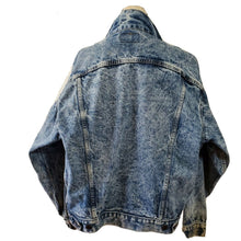 Load image into Gallery viewer, 80s Levi&#39;s Stone Washed Denim Trucker Jacket - Size Large Chest 48&quot;
