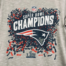 Load image into Gallery viewer, Patriots NFL Super Bowl LIII Champions Trophy T-Shirt Size Medium
