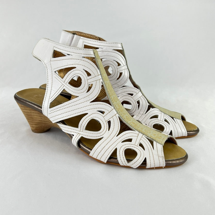 L'artiste by Spring Step Flourish White Gladiator Sandal Size 10.5 EUR/41 UK/8.5