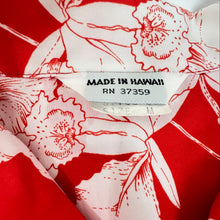 Load image into Gallery viewer, Vintage Aloha Shirt Hibiscus Red &amp; White Chest Pocket Size Medium Chest 45&quot;
