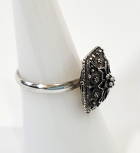 Load image into Gallery viewer, Vintage Square Filigree Sterling Silver Ring Size 7
