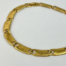 Load image into Gallery viewer, Vintage VO Gold Tone Articulated Collar Necklace 17&quot;
