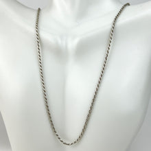 Load image into Gallery viewer, Vintage Italy 925 Wheat Chain Necklace 24&quot;
