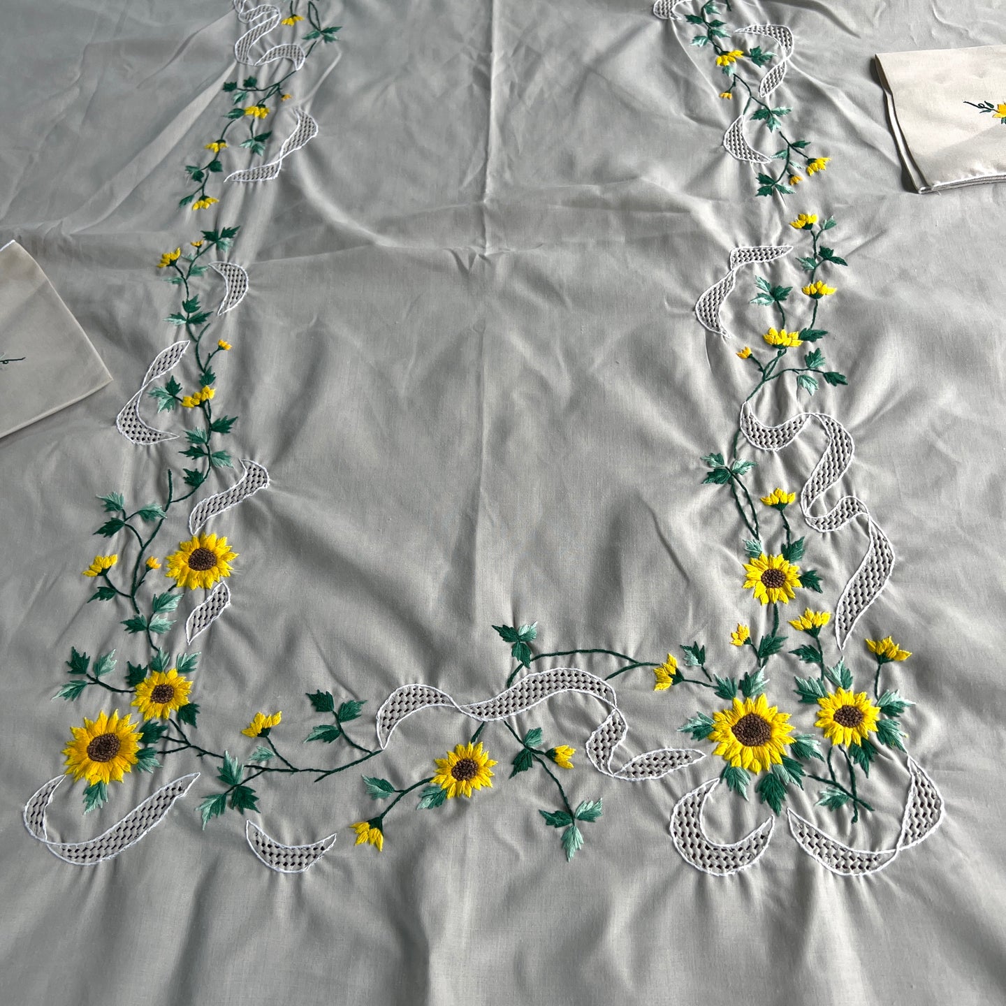 Vintage Embroidered Sunflower Tablecloth &  Napkins