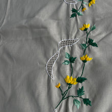 Load image into Gallery viewer, Vintage Embroidered Sunflower Tablecloth &amp;  Napkins
