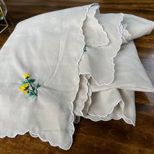 Load image into Gallery viewer, Vintage Embroidered Sunflower Tablecloth &amp;  Napkins
