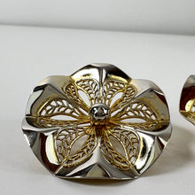 Load image into Gallery viewer, Sarah Coventry Gold Filigree Round Clip On Earrings

