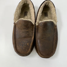 Load image into Gallery viewer, Ugg Australia &quot;Ascot&quot; Leather Shearling Slipper Brown Size 12

