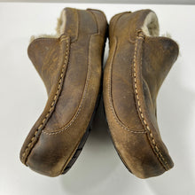 Load image into Gallery viewer, Ugg Australia &quot;Ascot&quot; Leather Shearling Slipper Brown Size 12
