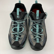 Load image into Gallery viewer, Merrell Low Top Hiking Shoes Size 8
